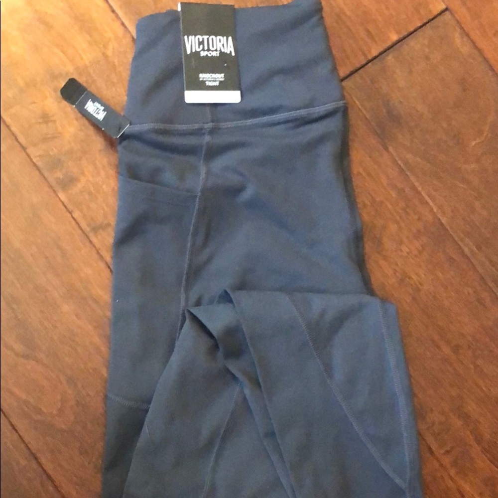 VS Sport Knockout Tight NWT